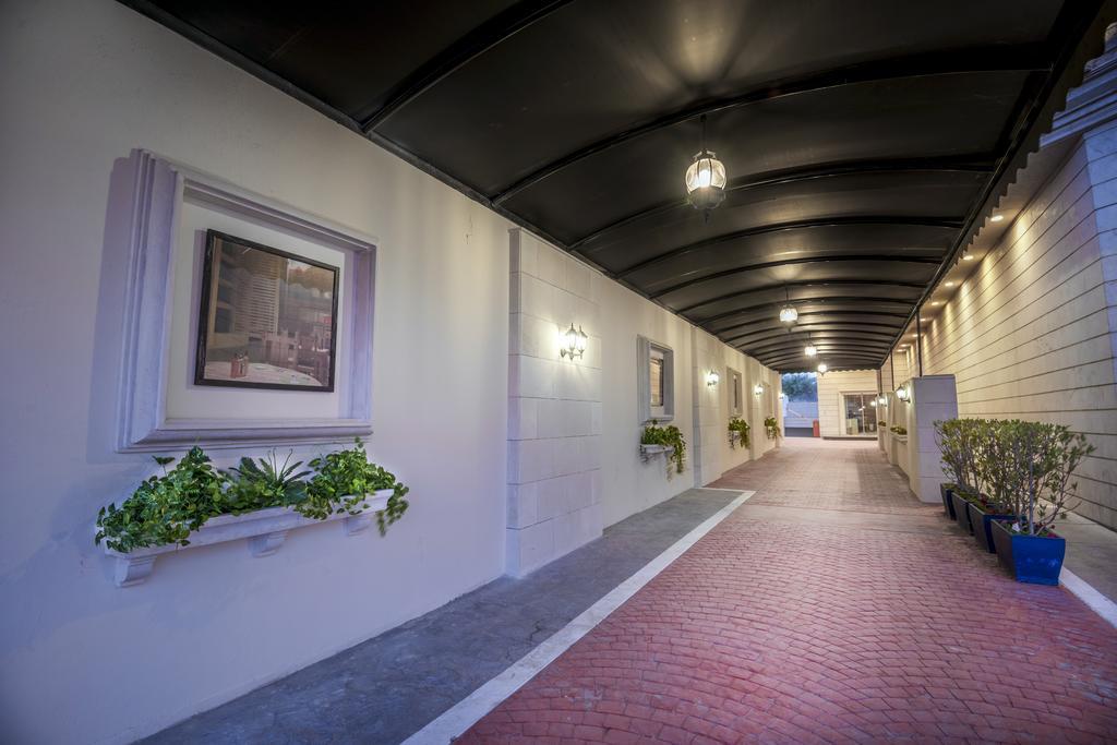 Mira Trio Hotel - Riyadh - Tahlia Street Bagian luar foto